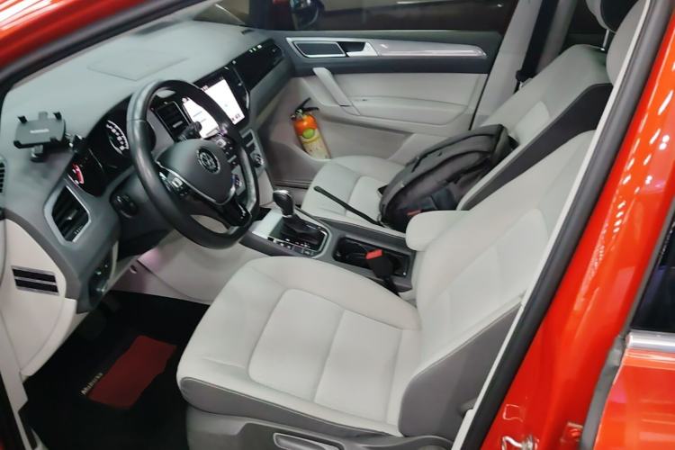 Used Volkswagen Golf Sportsvan 2016 230TSI Automatic Trend Edition Left Front Seat