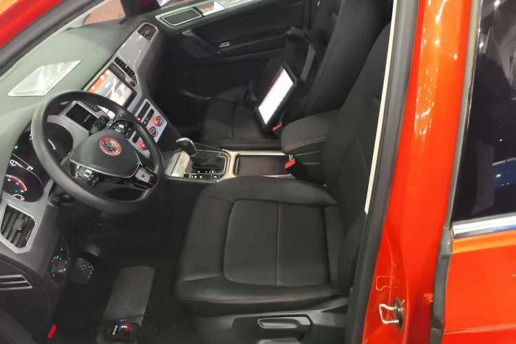 Used Volkswagen Golf Sportsvan 2016 180TSI Automatic Trend Model Left Front Seat