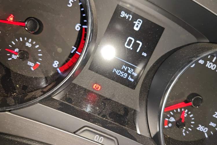 Used Volkswagen Golf Sportsvan 2016 1.6L Manual Comfort Model Odometer Close Up