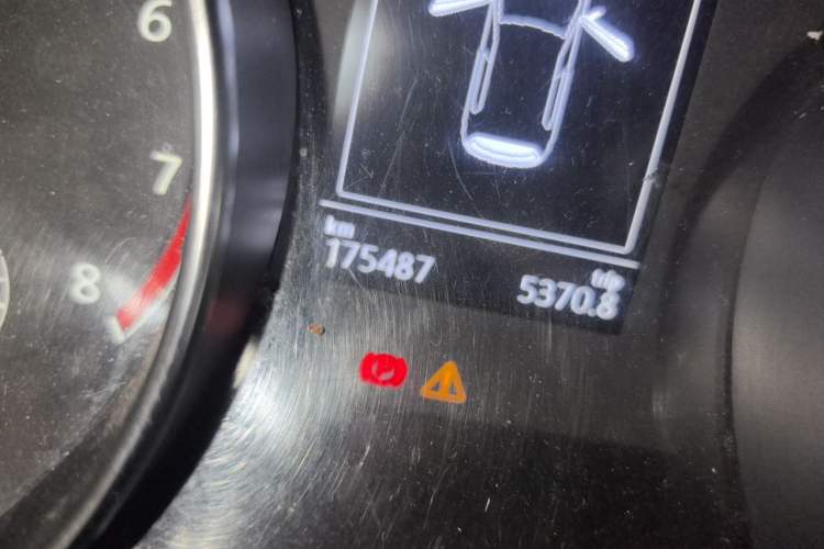 Used Volkswagen Golf Sportsvan 2016 230TSI Automatic Trend Edition Odometer Close Up