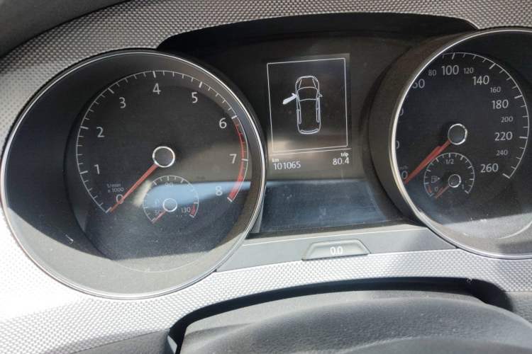 Used Volkswagen Golf Sportsvan 2016 230TSI Automatic Trend Edition Odometer Close Up