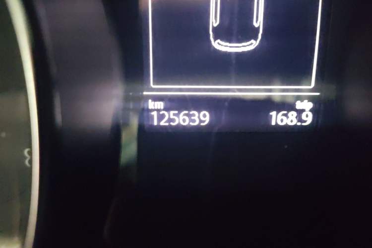 Used Volkswagen Golf Sportsvan 2016 230TSI Automatic Trend Edition Odometer Close Up