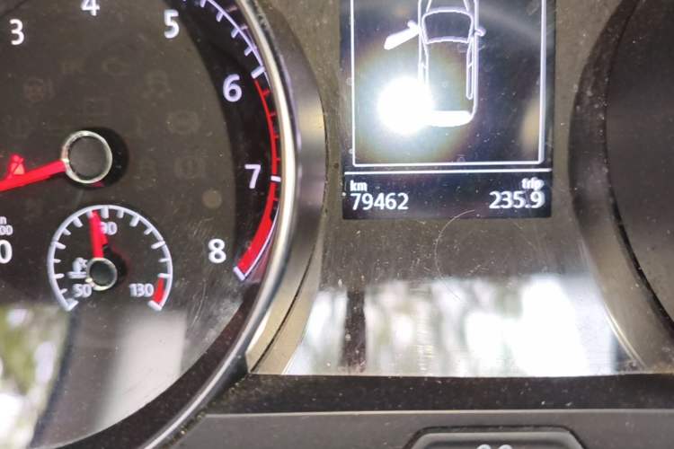 Used Volkswagen Golf Sportsvan 2016 230TSI Automatic Luxury Version Odometer Close Up