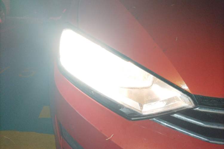 Used Volkswagen Golf Sportsvan 2016 280TSI Automatic Luxury Model Right Front Headlight