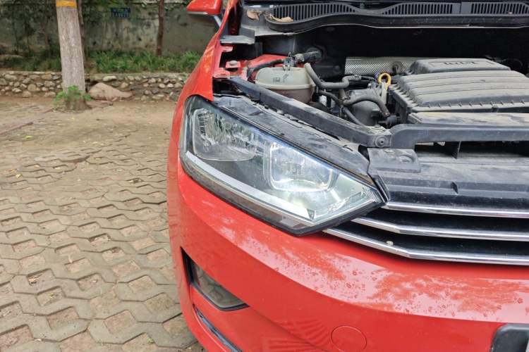 Used Volkswagen Golf Sportsvan 2016 1.6L Automatic Comfort Model Right Front Headlight
