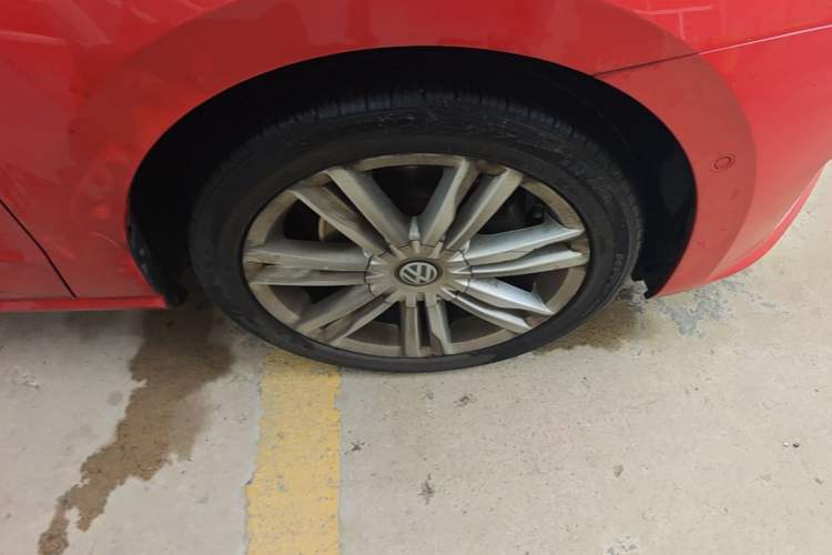 Used Volkswagen Golf Sportsvan 2016 280TSI Automatic Flagship Model Right Front Wheel Hub