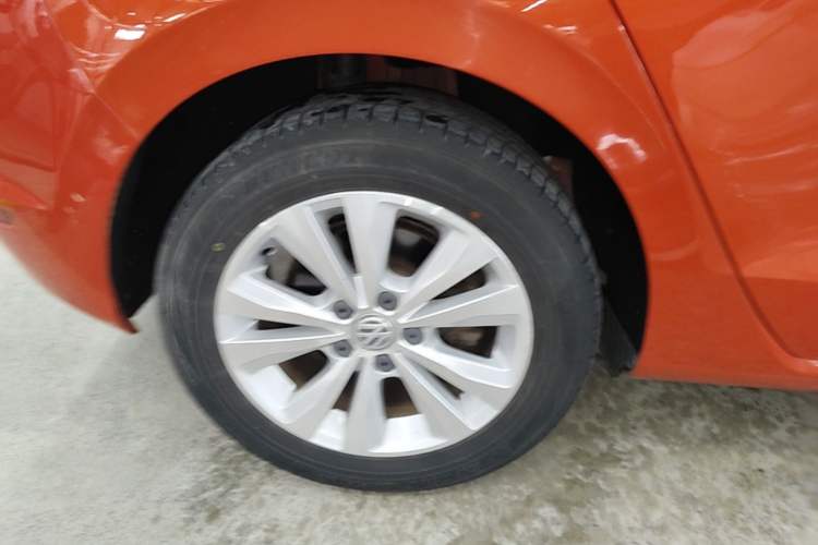 Used Volkswagen Golf Sportsvan 2016 230TSI Automatic Trend Edition Right Rear Wheel Hub