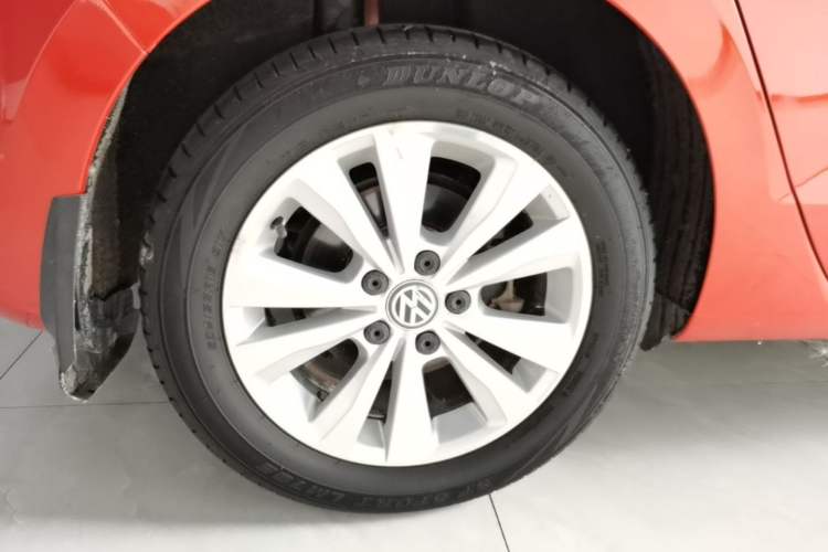 Used Volkswagen Golf Sportsvan 2016 230TSI Automatic Trend Edition Right Rear Wheel Hub