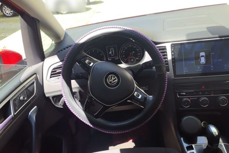 Used Volkswagen Golf Sportsvan 2016 230TSI Automatic Trend Edition Steering Wheel