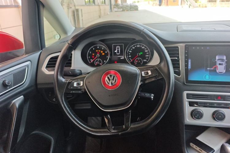 Used Volkswagen Golf Sportsvan 2016 230TSI Automatic Trend Edition Steering Wheel