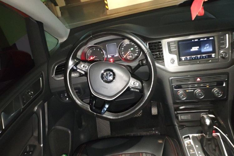 Used Volkswagen Golf Sportsvan 2016 230TSI Automatic Trend Edition Steering Wheel