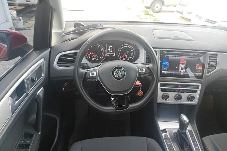 Used Volkswagen Golf Sportsvan 2016 230TSI Automatic Trend Edition Steering Wheel