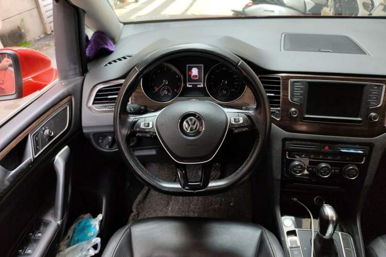 Used Volkswagen Golf Sportsvan 2016 280TSI Automatic Flagship Model Steering Wheel
