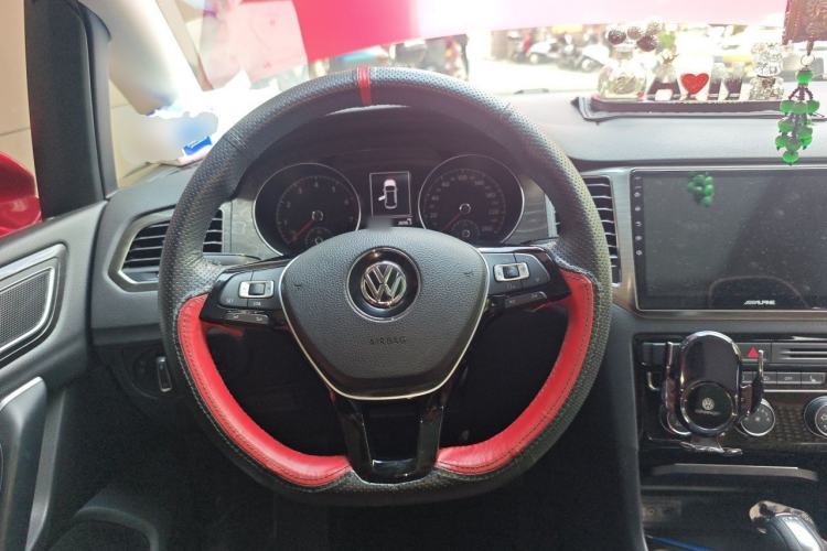Used Volkswagen Golf Sportsvan 2016 230TSI Automatic Luxury Version Steering Wheel