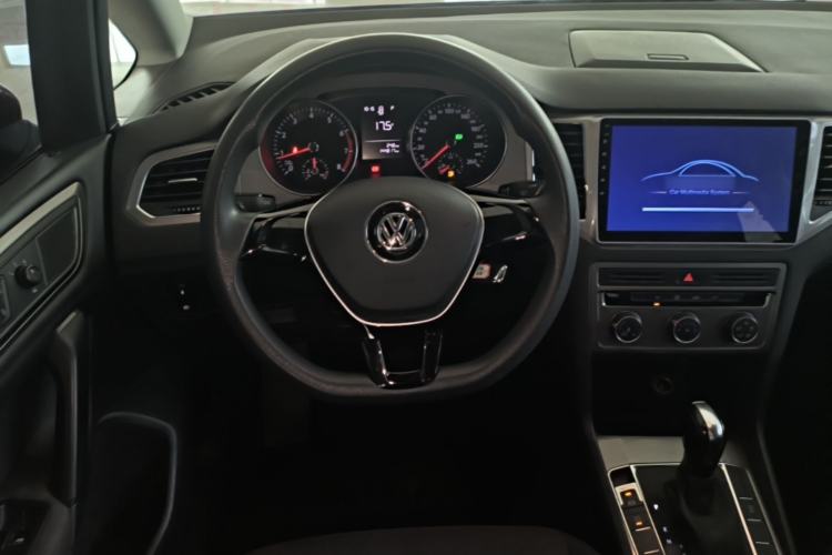 Used Volkswagen Golf Sportsvan 2016 1.6L Automatic Comfort Model Steering Wheel