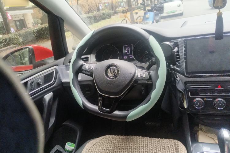 Used Volkswagen Golf Sportsvan 2016 230TSI Automatic Trend Edition Steering Wheel