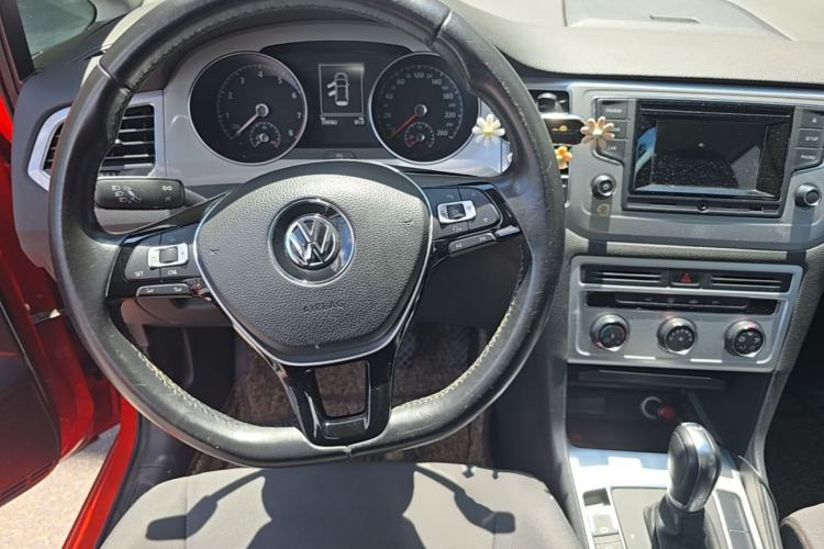 Used Volkswagen Golf Sportsvan 2016 230TSI Automatic Trend Edition Steering Wheel