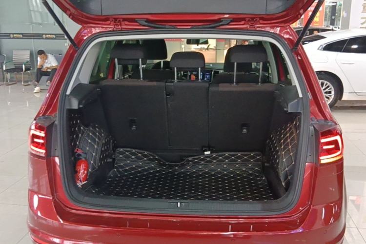 Used Volkswagen Golf Sportsvan 2016 1.6L Automatic Comfort Model Trunk