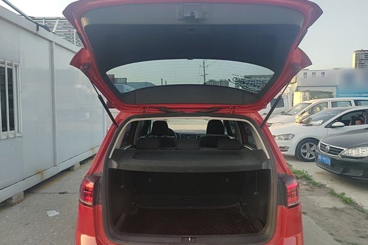 Used Volkswagen Golf Sportsvan 2016 230TSI Automatic Trend Edition Trunk