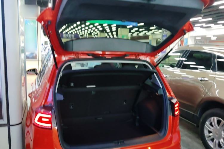 Used Volkswagen Golf Sportsvan 2016 230TSI Automatic Trend Edition Trunk
