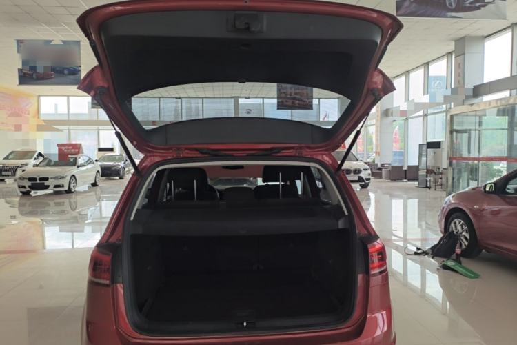 Used Volkswagen Golf Sportsvan 2016 1.6L Automatic Comfort Model Trunk