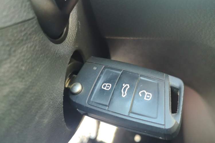 Used Volkswagen Golf Sportsvan 2016 230TSI Automatic Trend Edition Vehicle Key