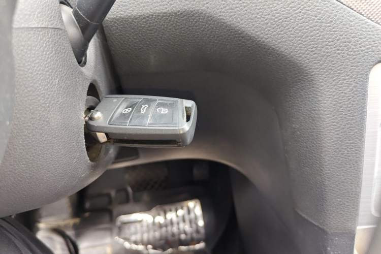 Used Volkswagen Golf Sportsvan 2016 230TSI Automatic Trend Edition Vehicle Key