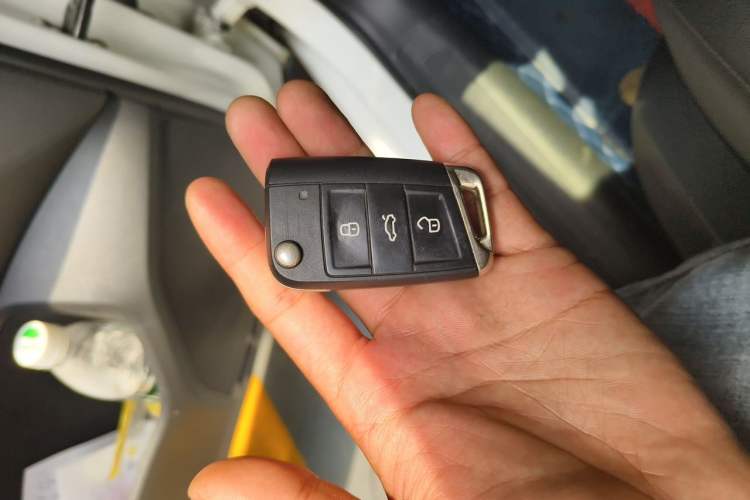 Used Volkswagen Golf Sportsvan 2016 280TSI Automatic Luxury Model Vehicle Key