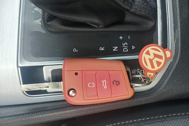 Used Volkswagen Golf Sportsvan 2016 230TSI Automatic Trend Edition Vehicle Key