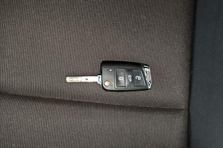 Used Volkswagen Golf Sportsvan 2016 1.6L Automatic Comfort Model Vehicle Key