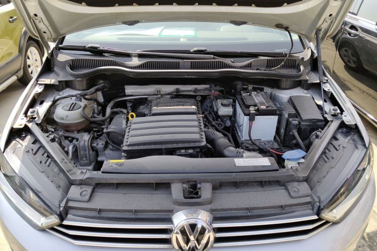 Used Volkswagen Golf Sportsvan 2016 1.6L Automatic Comfort Model Engine Bay