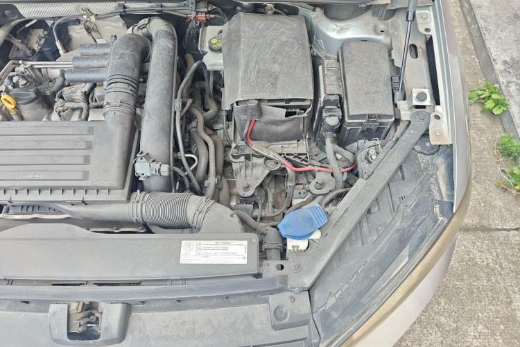 Used Volkswagen Golf Sportsvan 2016 230TSI Automatic Luxury Version Engine Bay Left