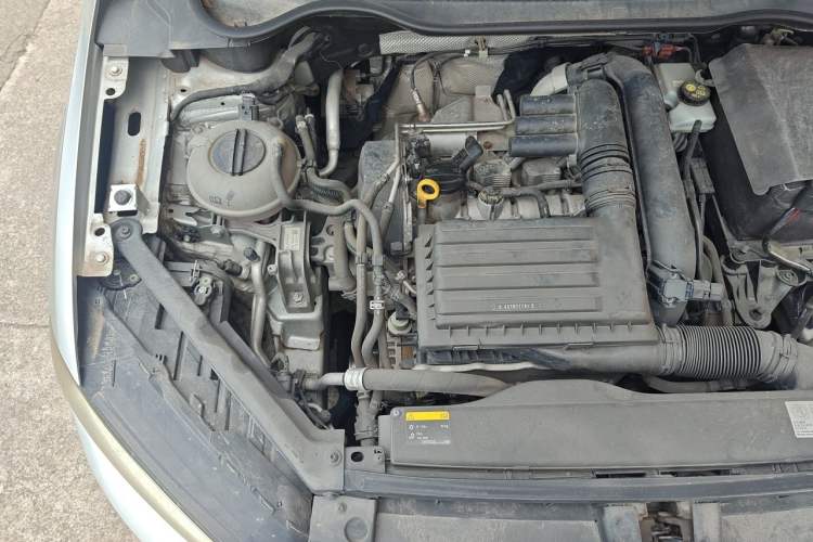 Used Volkswagen Golf Sportsvan 2016 230TSI Automatic Luxury Version Engine Bay Right