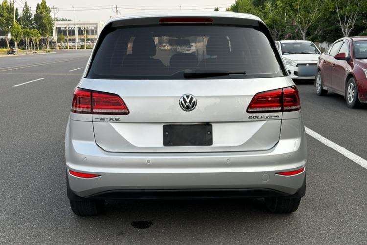 Used Volkswagen Golf Sportsvan 2016 1.6L Manual Comfort Model Exterior 6