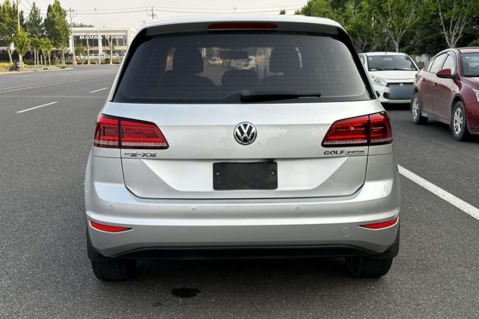 Used Volkswagen Golf Sportsvan 2016 1.6L Manual Comfort Model Exterior 6