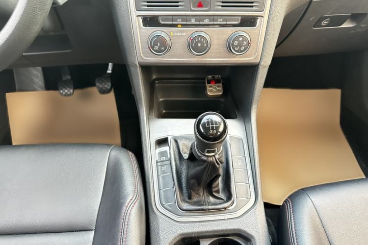 Used Volkswagen Golf Sportsvan 2016 1.6L Manual Comfort Model Gear Lever