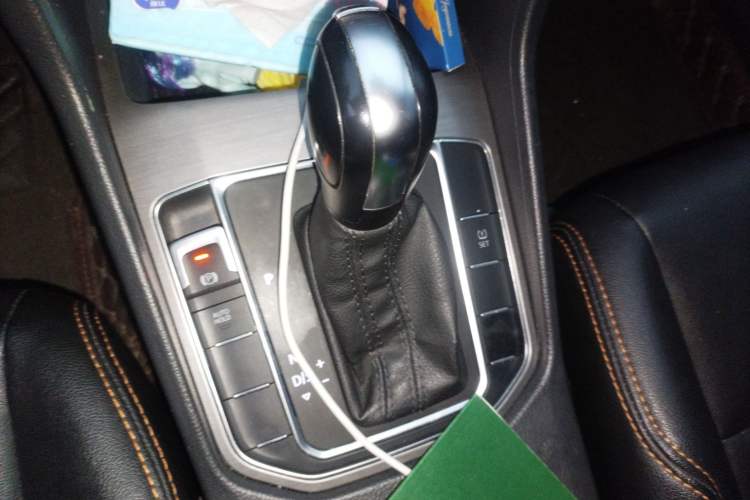 Used Volkswagen Golf Sportsvan 2016 1.6L Automatic Comfort Model Gear Lever