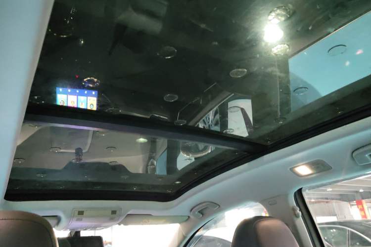 Used Volkswagen Golf Sportsvan 2016 230TSI Automatic Luxury Version Headliner