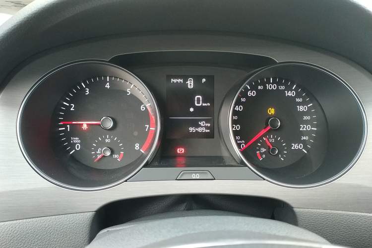 Used Volkswagen Golf Sportsvan 2016 1.6L Automatic Comfort Model Instrument Cluster
