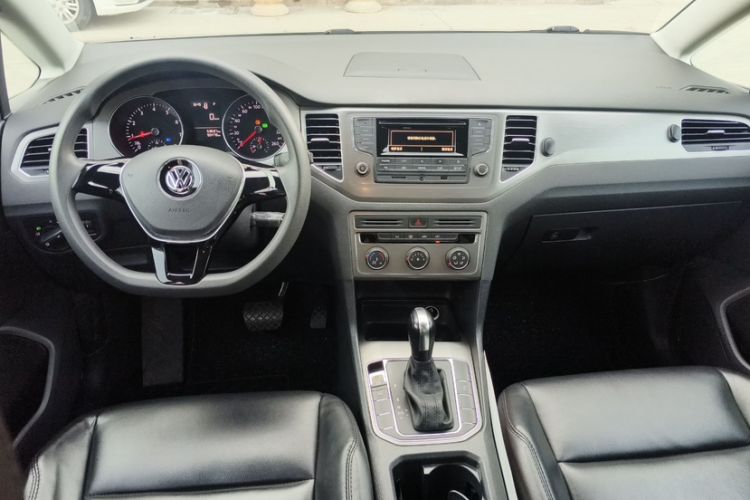 Used Volkswagen Golf Sportsvan 2016 1.6L Automatic Comfort Model Interior 1
