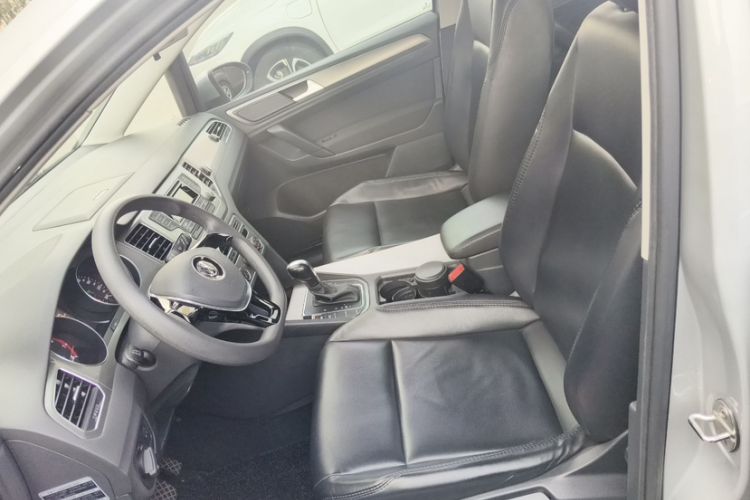 Used Volkswagen Golf Sportsvan 2016 1.6L Automatic Comfort Model Interior 5