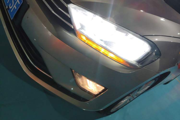 Used Volkswagen Golf Sportsvan 2016 230TSI Automatic Luxury Version Left Front Headlight