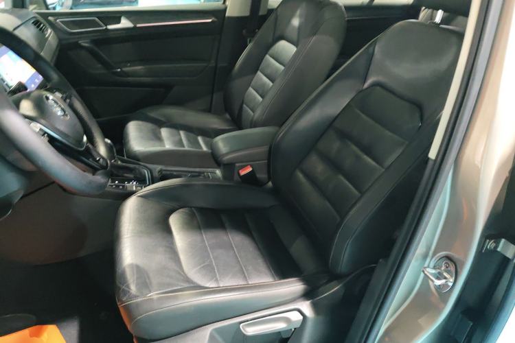 Used Volkswagen Golf Sportsvan 2016 230TSI Automatic Luxury Version Left Front Seat