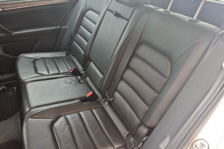 Used Volkswagen Golf Sportsvan 2016 230TSI Automatic Luxury Version Left Rear Seat