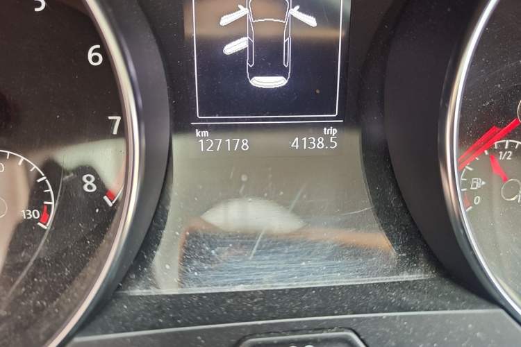 Used Volkswagen Golf Sportsvan 2016 230TSI Automatic Luxury Version Odometer Close Up