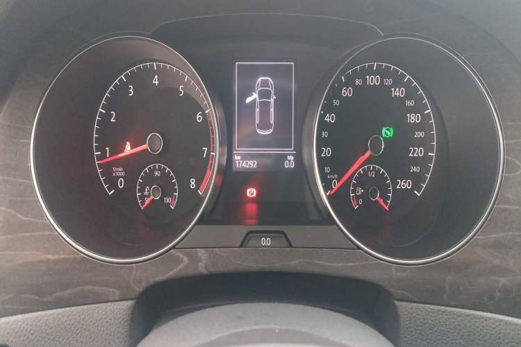 Used Volkswagen Golf Sportsvan 2016 280TSI Automatic Luxury Model Odometer Close Up