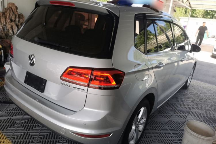 Used Volkswagen Golf Sportsvan 2016 1.6L Manual Comfort Model Rear Right 45 Deg
