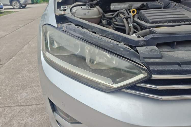 Used Volkswagen Golf Sportsvan 2016 230TSI Automatic Luxury Version Right Front Headlight