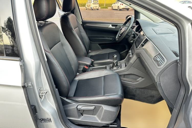 Used Volkswagen Golf Sportsvan 2016 1.6L Manual Comfort Model Right Front Seat