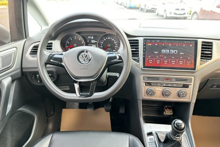 Used Volkswagen Golf Sportsvan 2016 1.6L Manual Comfort Model Steering Wheel